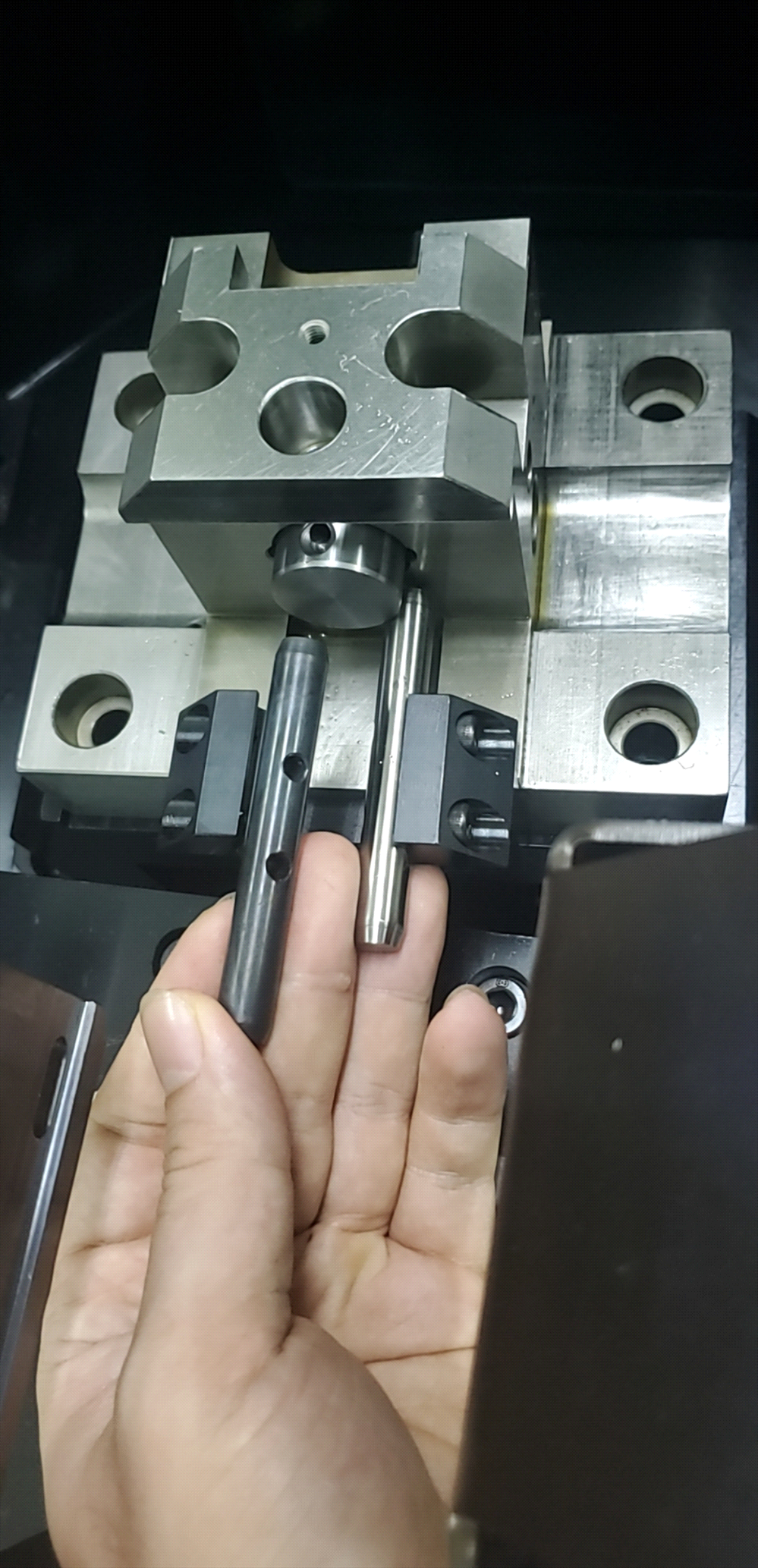 Jig gá cắt gọt sản phẩm